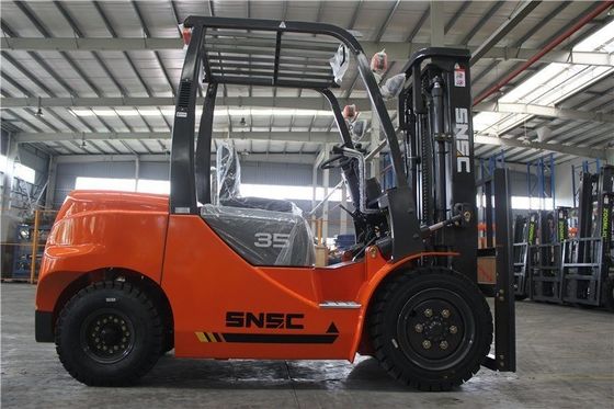 3.5T Kleiner Diesel-Forklift Orange Dieselmotor Forklift Japan Isuzu-Motor