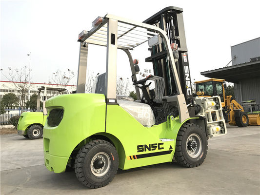 2000 kg Diesel-Forklift-Truck angepasst 2 Stufen / 3 Stufen Mast