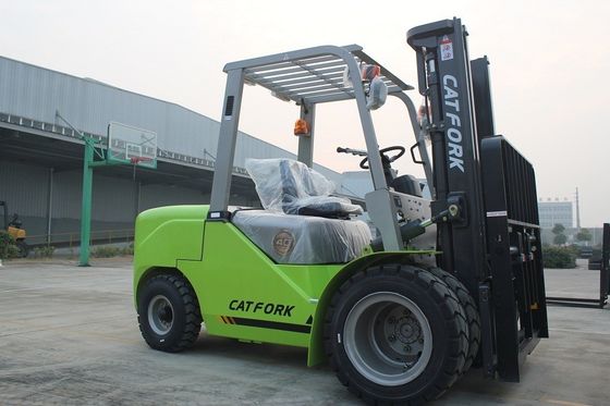 OEM 4 Ton Diesel Forklift SNSC Diesel Lift Truck 2 Stage Mast