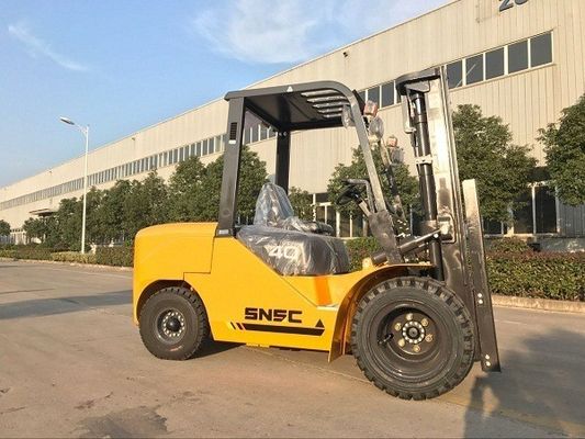 OEM 4 Ton Diesel Forklift SNSC Diesel Lift Truck 2 Stage Mast