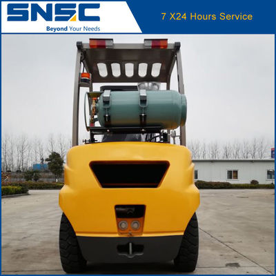 Japan NISSAN K25 Benzin-Gabelstapler SNSC LPG-Gegengewicht-Gabelstapler