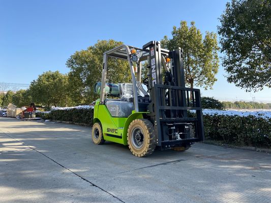 2 Tonnen LPG-Gas-Forklift 3000 mm-7000 mm Aufzugs-Forklift mit zwei Brennstoffen