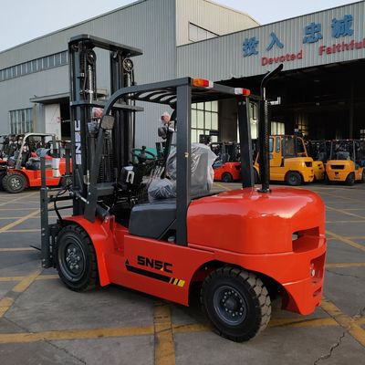 Diesel-Forklift für unbefestigte Gelände 3 Stufen Mast Off-Terrain-Forklift