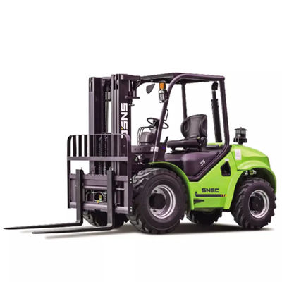 3000 kg-5000 kg 4WD-Forklift für schwieriges Gelände Off-Road-Forklift-Lifter