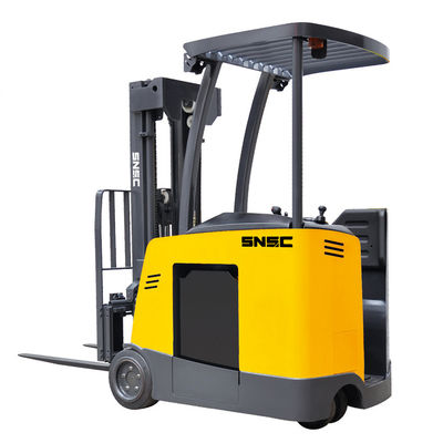 3 Räder auf einem elektrischen Gabelstapler 1600 kg 1800 kg 2000 kg