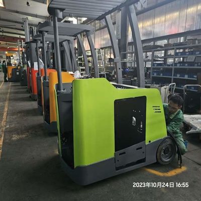 3 Räder auf einem elektrischen Gabelstapler 1600 kg 1800 kg 2000 kg